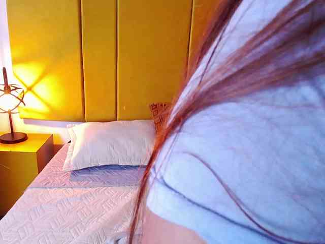 PamelaJohnsonn webcam