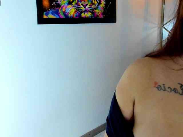 PamelaJohnsonn webcam