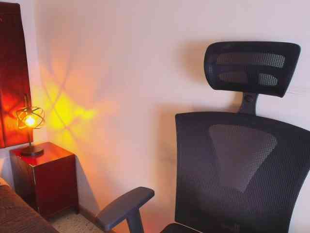 PamelaJohnsonn webcam