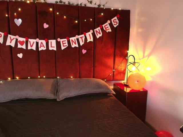 PamelaJohnsonn webcam