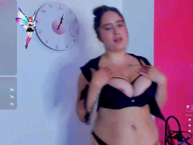 PamelaJohnsonn webcam