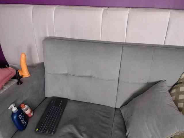 PamelaJohnsonn webcam