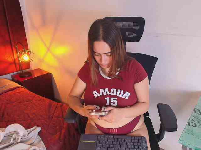 PamelaJohnsonn webcam