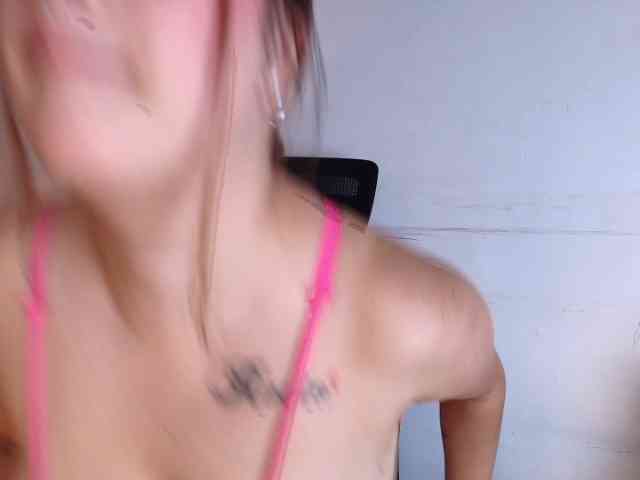 PamelaJohnsonn webcam