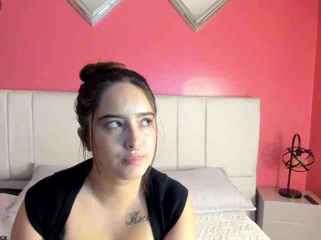 PamelaJohnsonn webcam