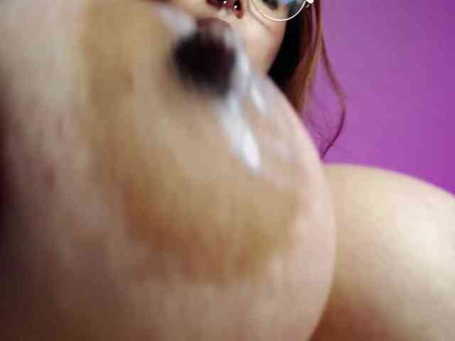 PamelaJohnsonn webcam