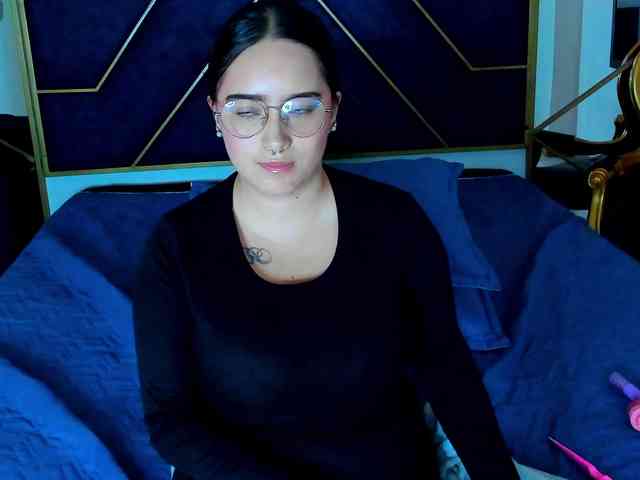 PamelaJohnsonn webcam