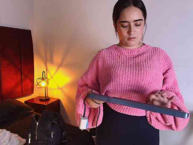 PamelaJohnsonn webcam