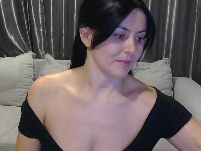 AriaShy's BongaCams show and profile