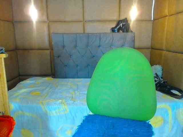 LiaGill webcam