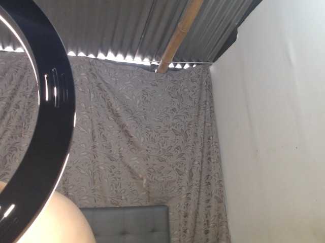 soe-lara's BongaCams show and profile