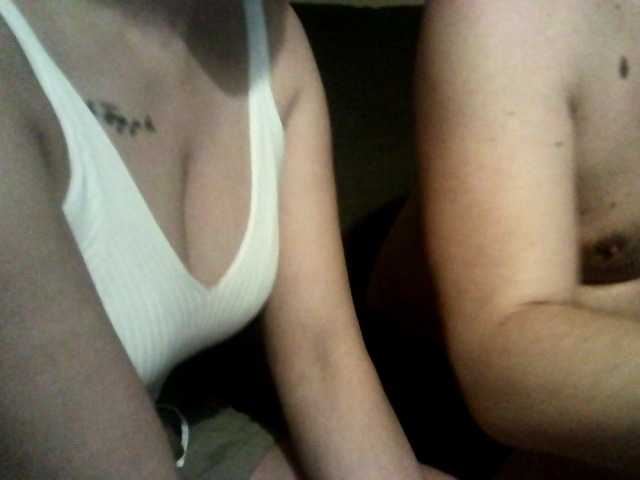 On-i-Ona's BongaCams show and profile