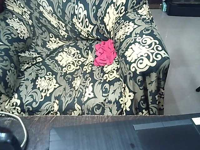 le modèle Indianbhabhimilf40 est en webcam porno dans un show sur le site bongacams, il possède les tags suivants: Indian,Brunette,Hairy