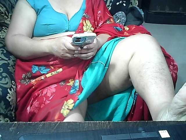 Indianbhabhimilf40 from BongaCams