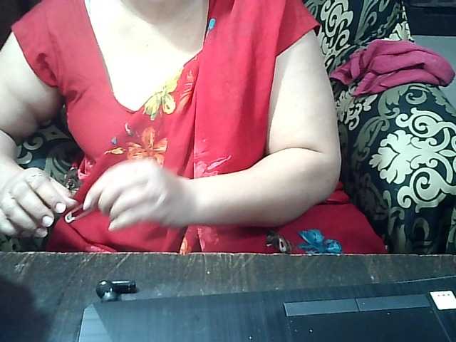 Indianbhabhimilf40's BongaCams show and profile