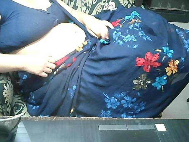 Indianbhabhimilf40's BongaCams show and profile