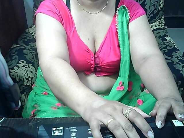 Indianbhabhimilf40 直播性爱摄像头