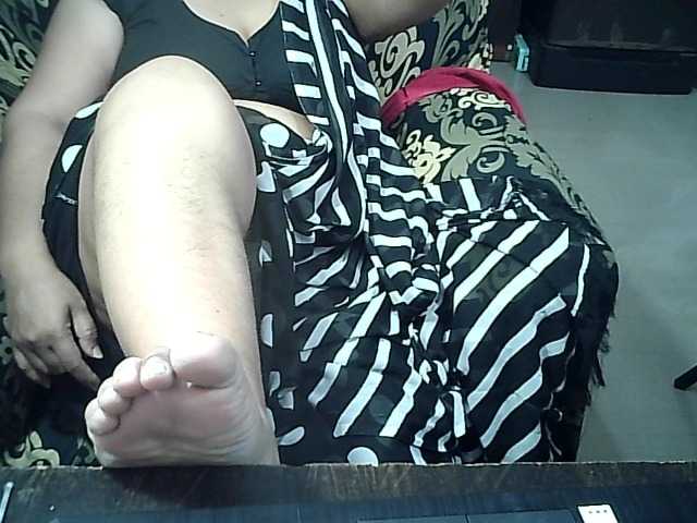 Indianbhabhimilf40's BongaCams show and profile