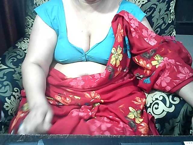 Indianbhabhimilf40's BongaCams show and profile