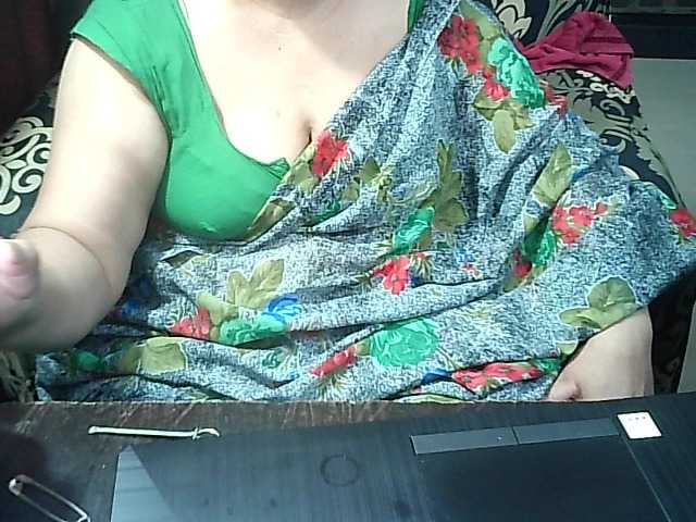 Indianbhabhimilf40 live cam profile