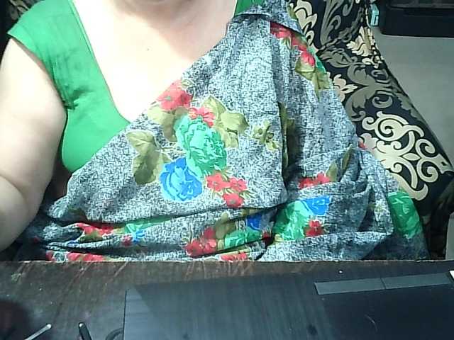 Indianbhabhimilf40's BongaCams show and profile