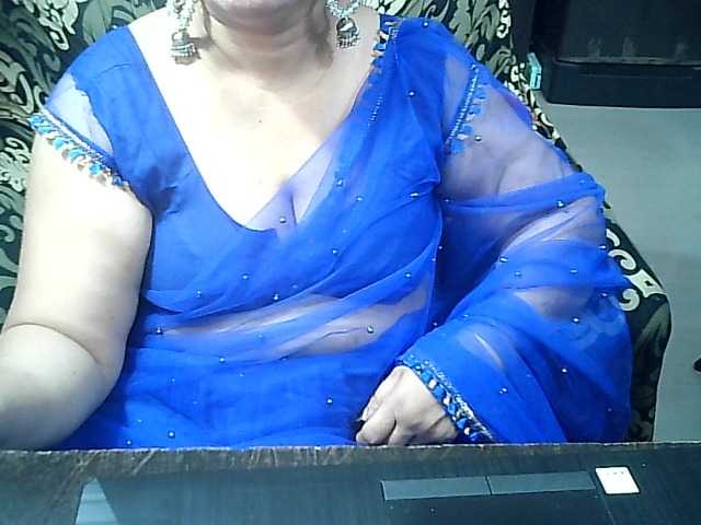 Indianbhabhimilf40's BongaCams show and profile