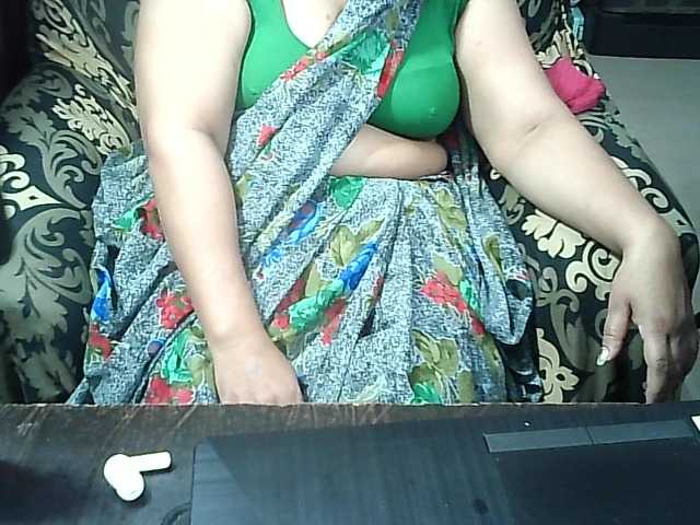 Indianbhabhimilf40 live cam profile