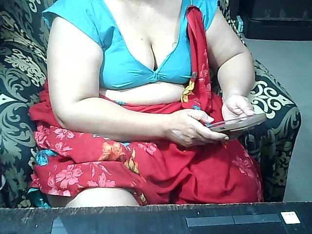 Indianbhabhimilf40's BongaCams show and profile
