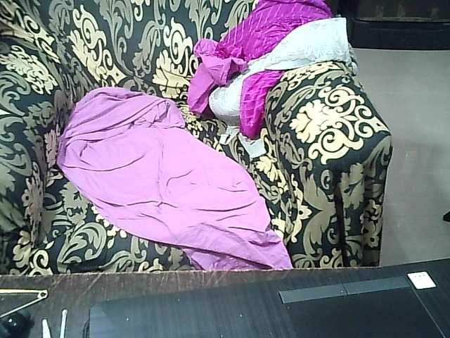 Indianbhabhimilf40's BongaCams show and profile