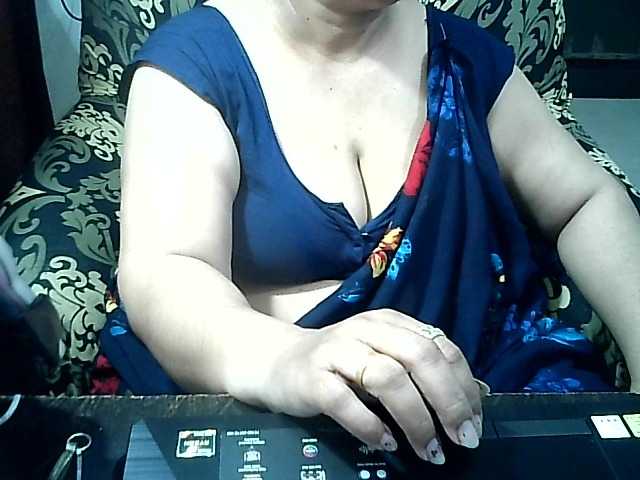 Sex chat gratuit in direct cu Indianbhabhimilf40 pe BongaCams