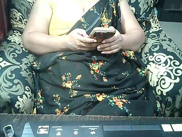 Indianbhabhimilf40 webcam