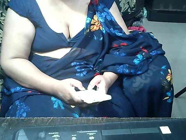 Indianbhabhimilf40 webcam