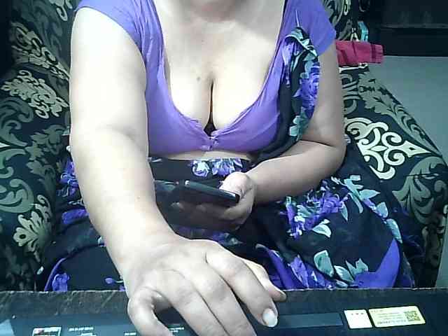 Indianbhabhimilf40 webcam