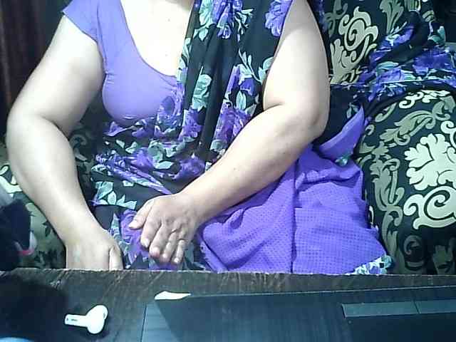 Indianbhabhimilf40 webcam