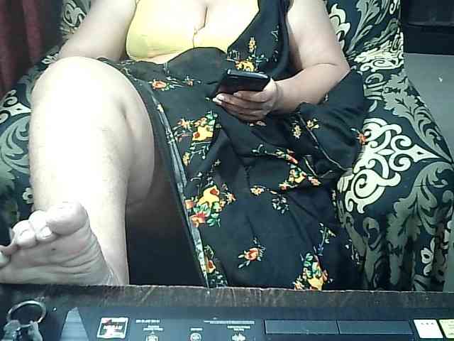 Indianbhabhimilf40 webcam