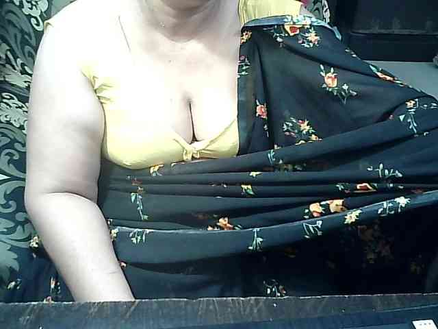 Indianbhabhimilf40 webcam