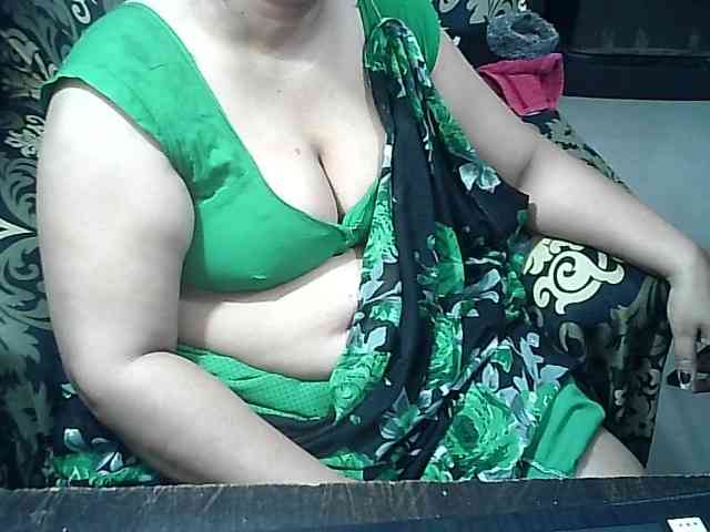 Indianbhabhimilf40 webcam