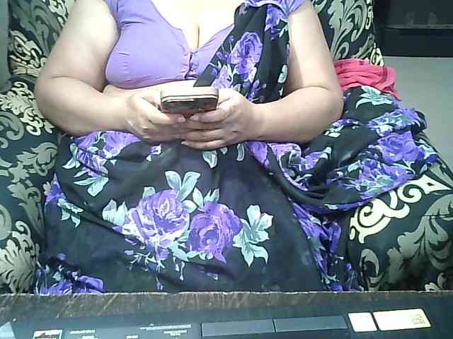 Indianbhabhimilf40 webcam
