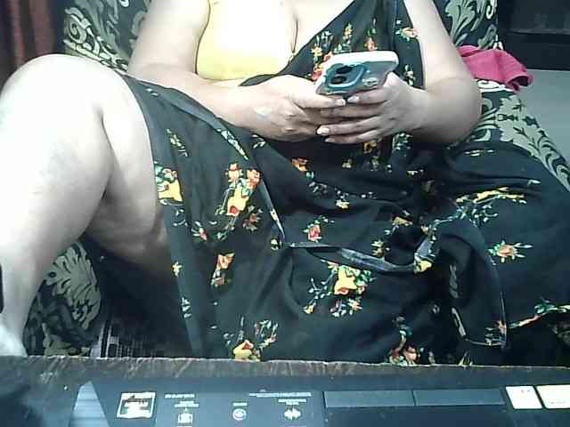 Indianbhabhimilf40 webcam