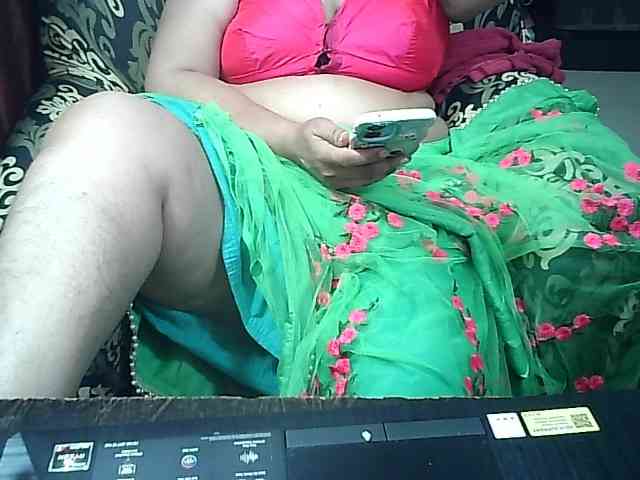 Indianbhabhimilf40 webcam