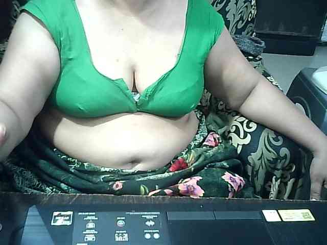 Indianbhabhimilf40 webcam