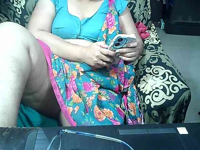 Indianbhabhimilf40 webcam