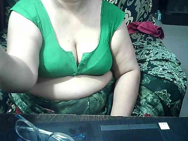 Indianbhabhimilf40 webcam