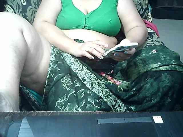 Indianbhabhimilf40 webcam