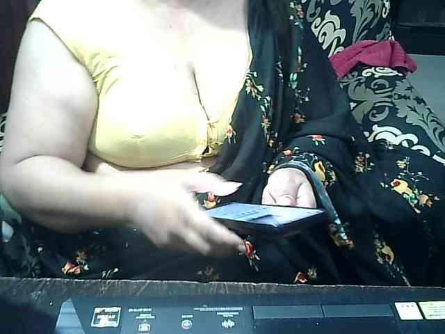 Indianbhabhimilf40 webcam