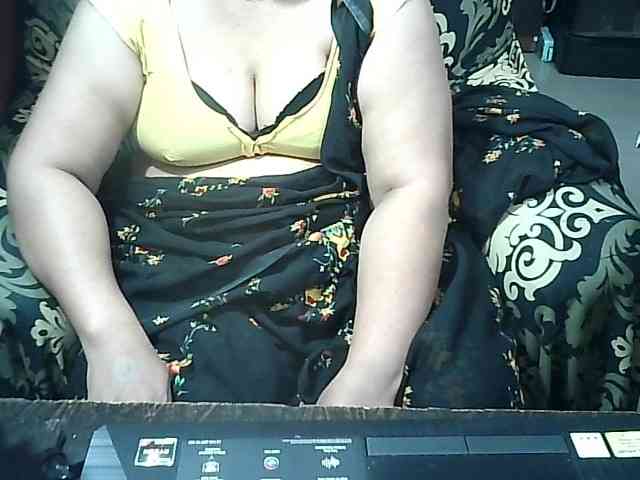 Indianbhabhimilf40 webcam