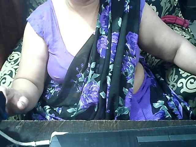 Indianbhabhimilf40 webcam