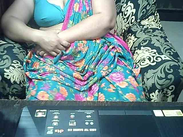 Indianbhabhimilf40 webcam