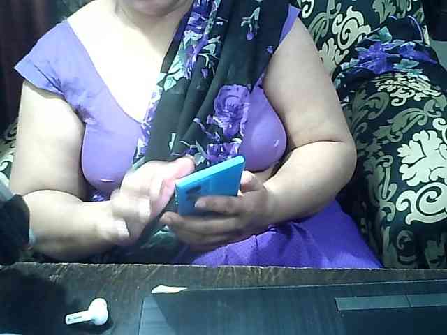 Indianbhabhimilf40 webcam