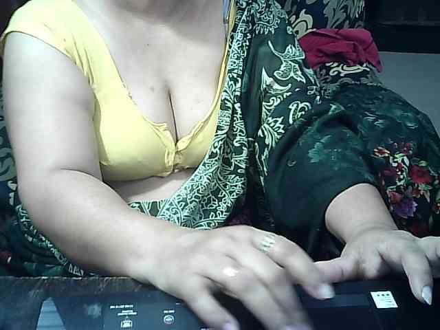 Indianbhabhimilf40 webcam